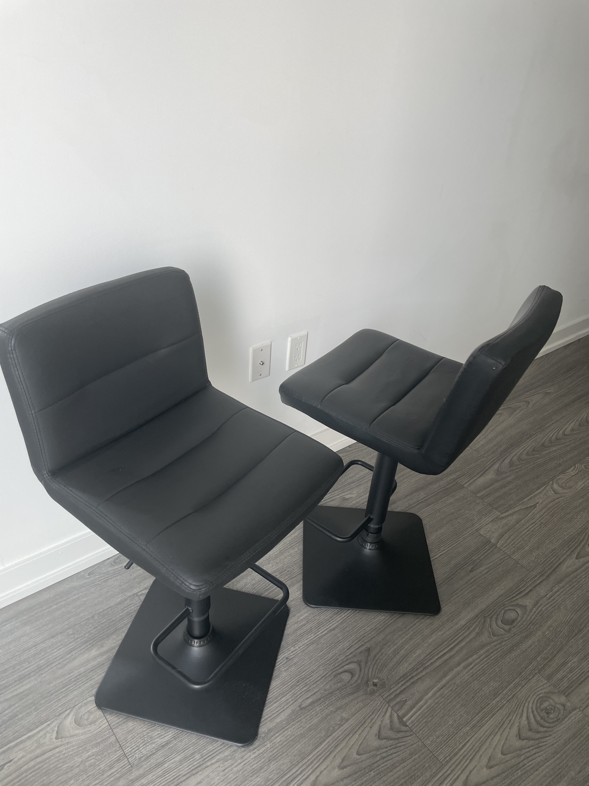 Black bar stools - photo 4