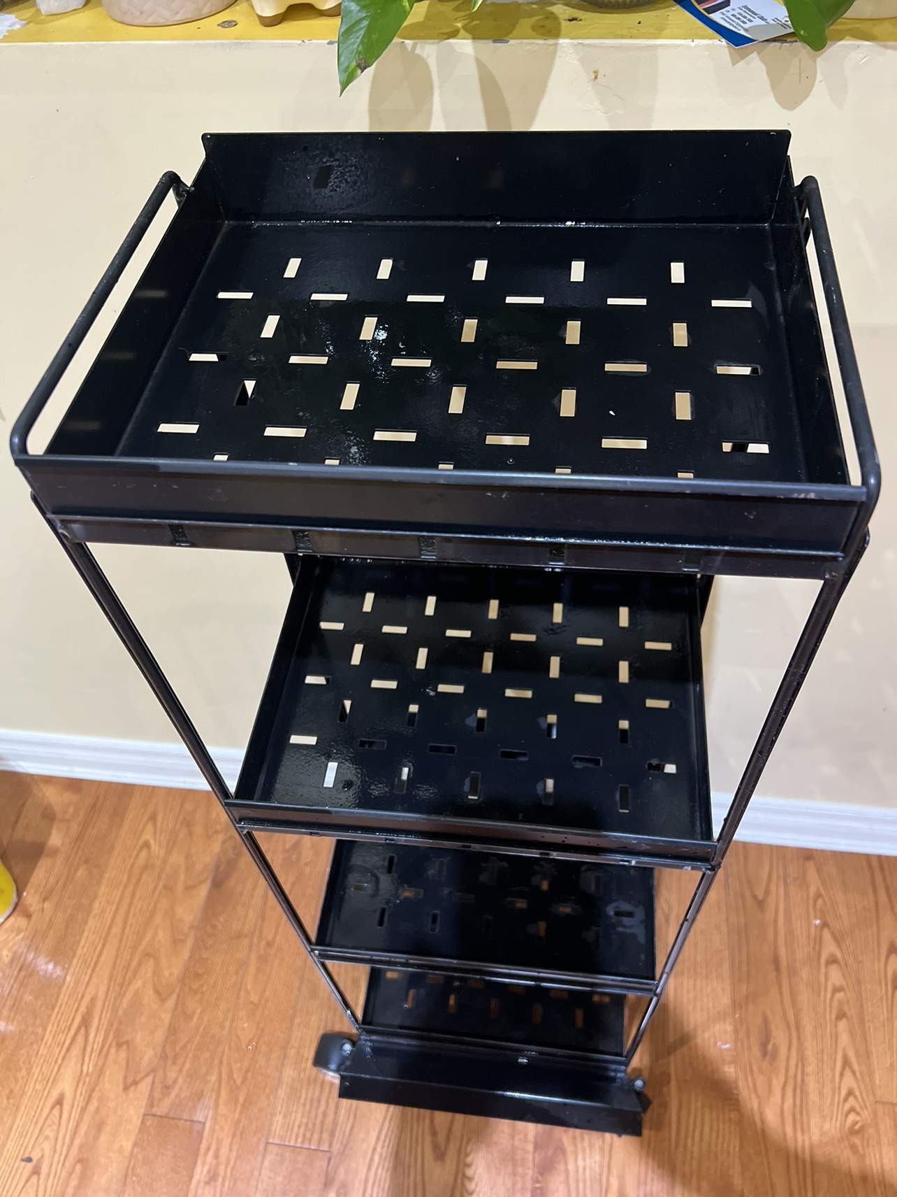 Black Metal Rolling Cart image indicator(2)