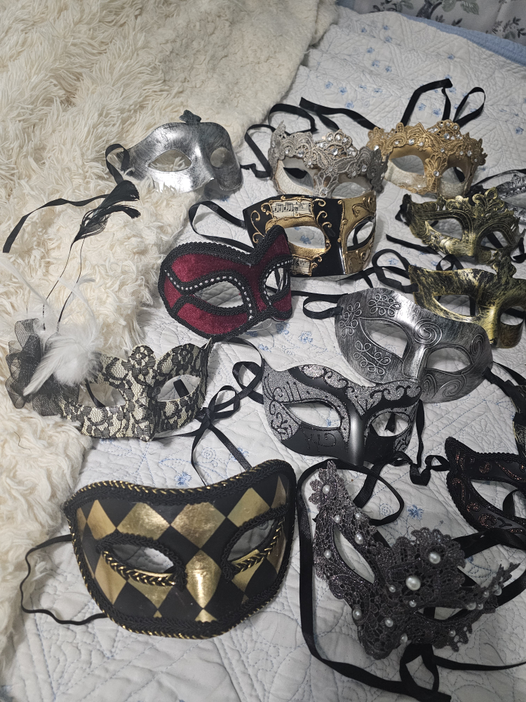 30 Quality Venetian Masquerade Masks - photo 4