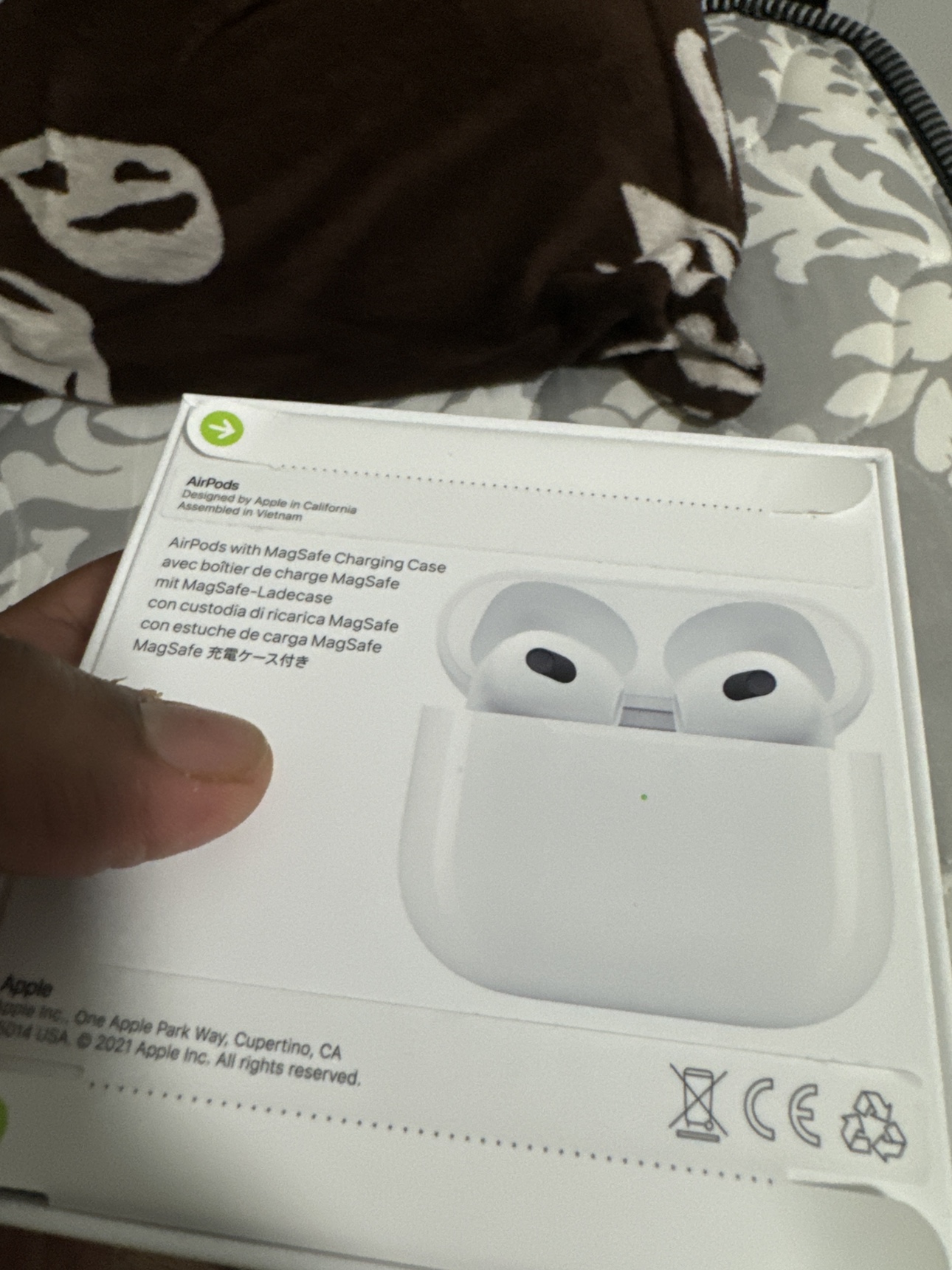 SEALED Apple AirPods 3 with MagSafe Charging Case - photo 3