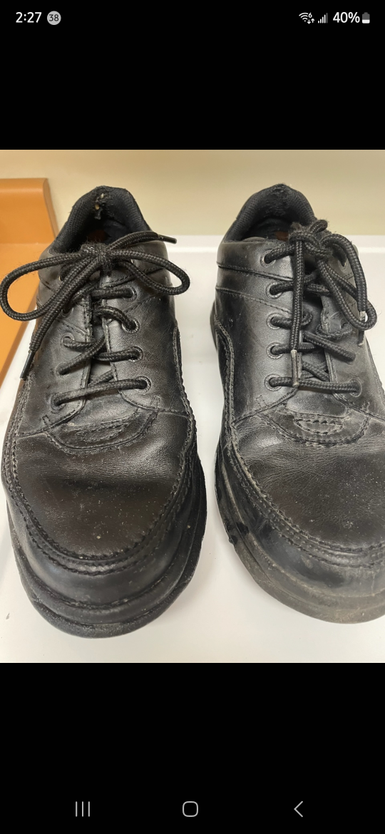 Men’s Rockport shoes. Size 10