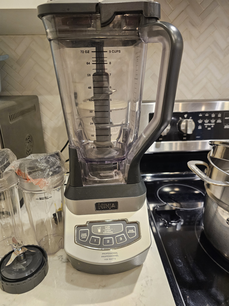 Ninja BL660C Professional Countertop Blender With 1100-Watt Base