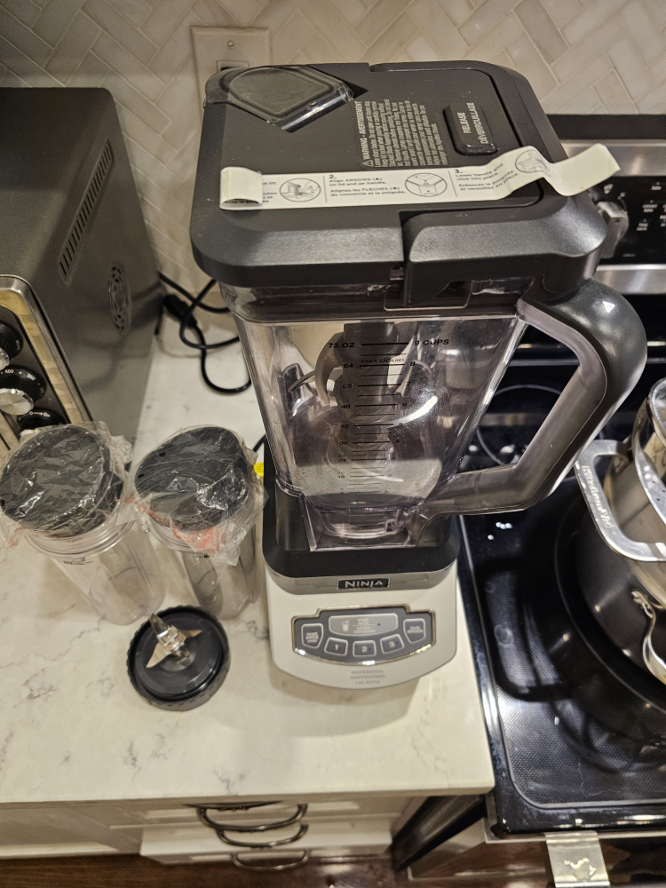 Ninja BL660C Professional Countertop Blender With 1100-Watt Base - photo 4