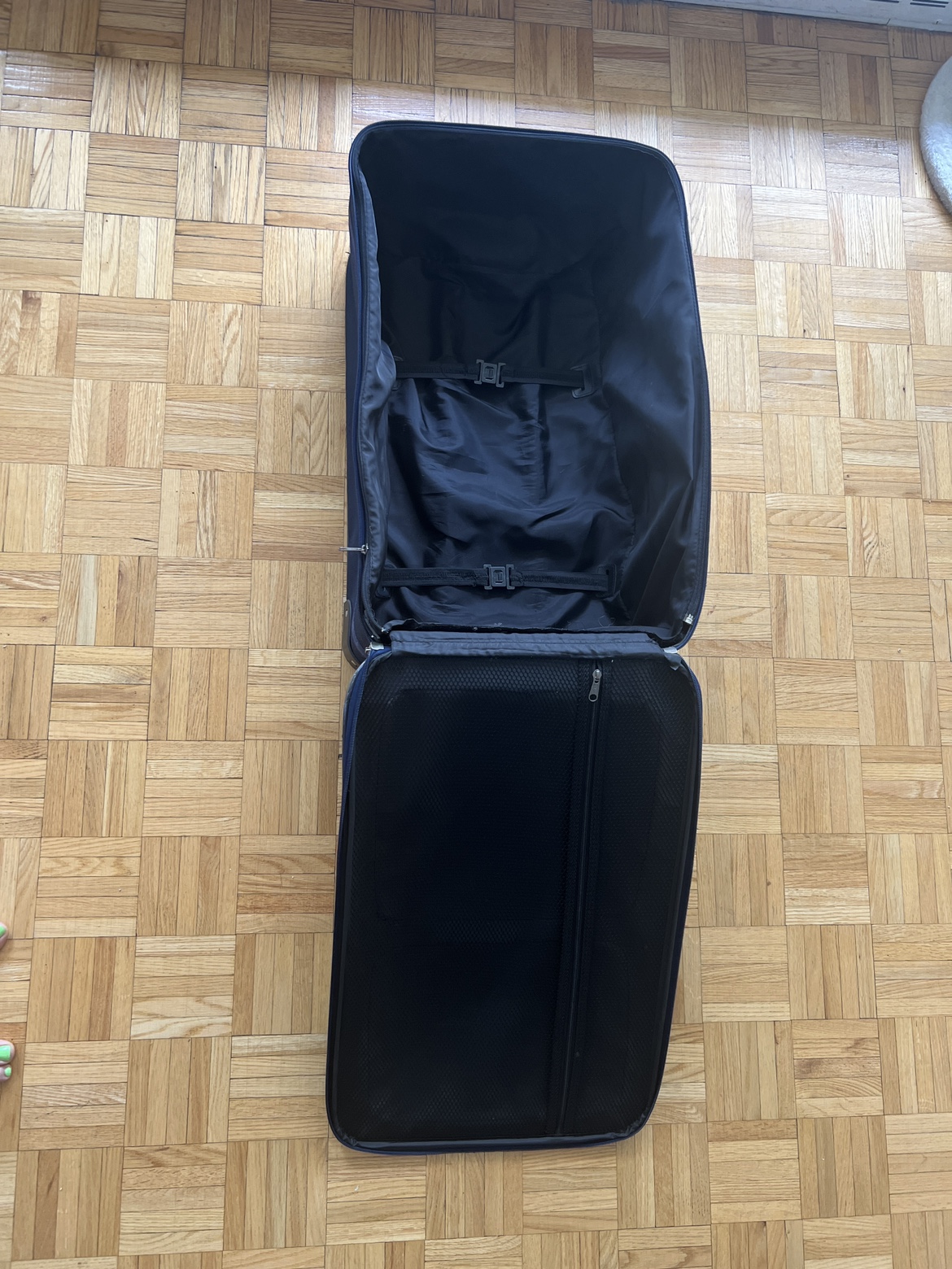 Suitcase - Navy Blue image indicator(7)