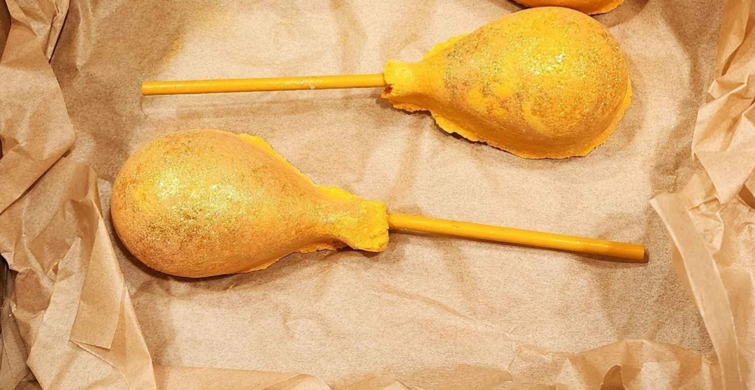 LUSH Reusable Balloon Bubble Bars | Gold | New image indicator(2)