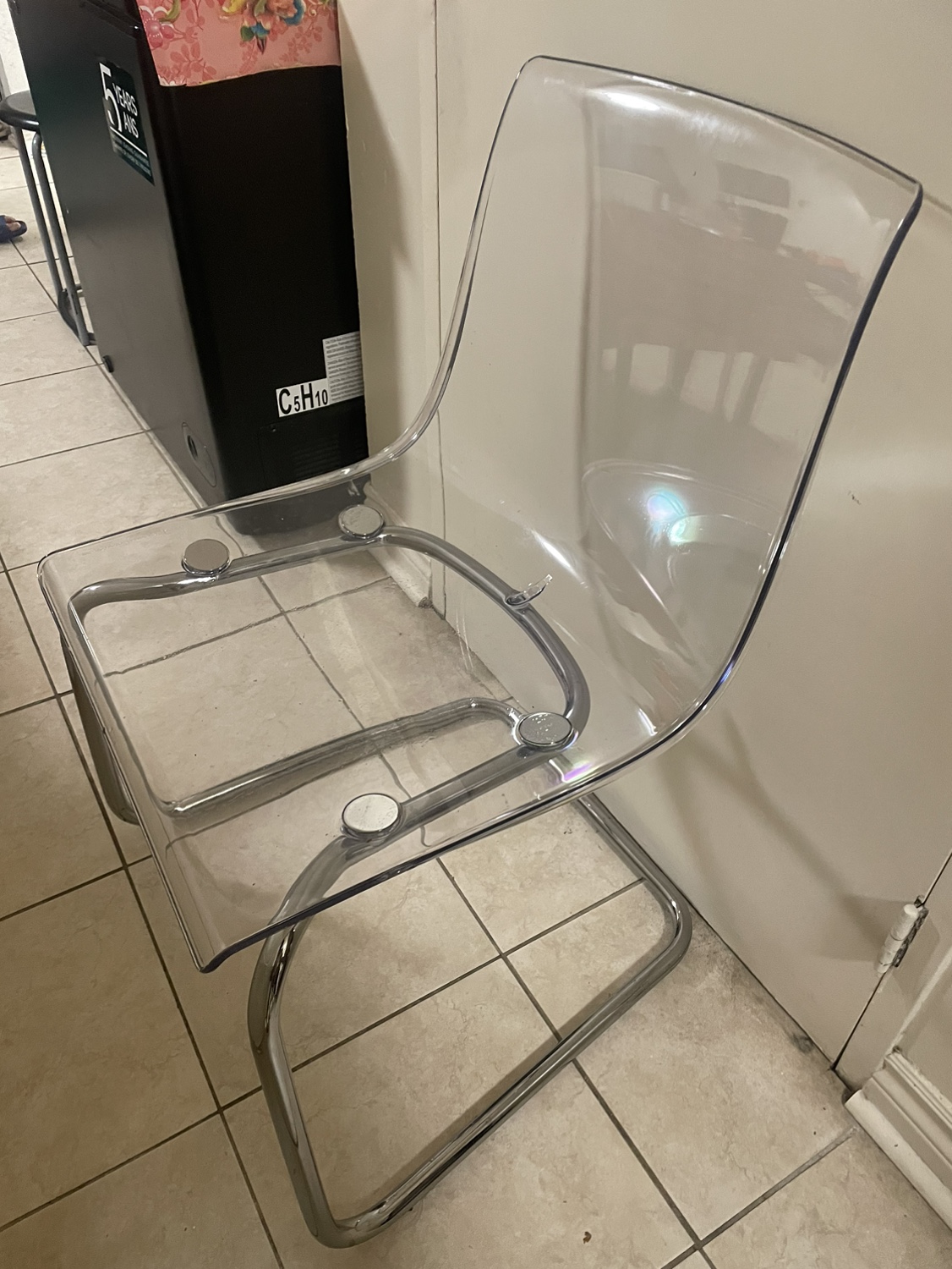 Like New - Plastic Chair