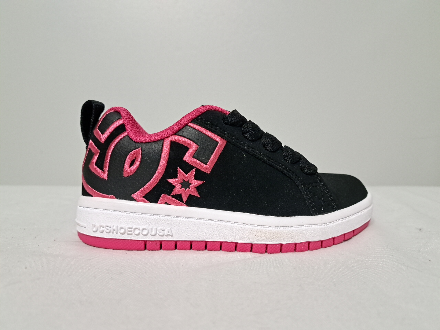 DC Shoes - Girl's Black & Pink DC Sneakers Sz11 Toddler