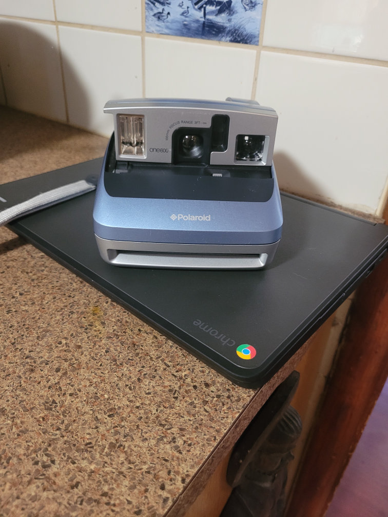 polaroid one600 camera