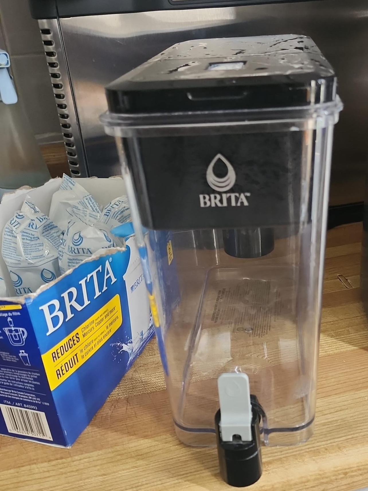 XL Brita Water Dispenser with x6 Filters thumbnail