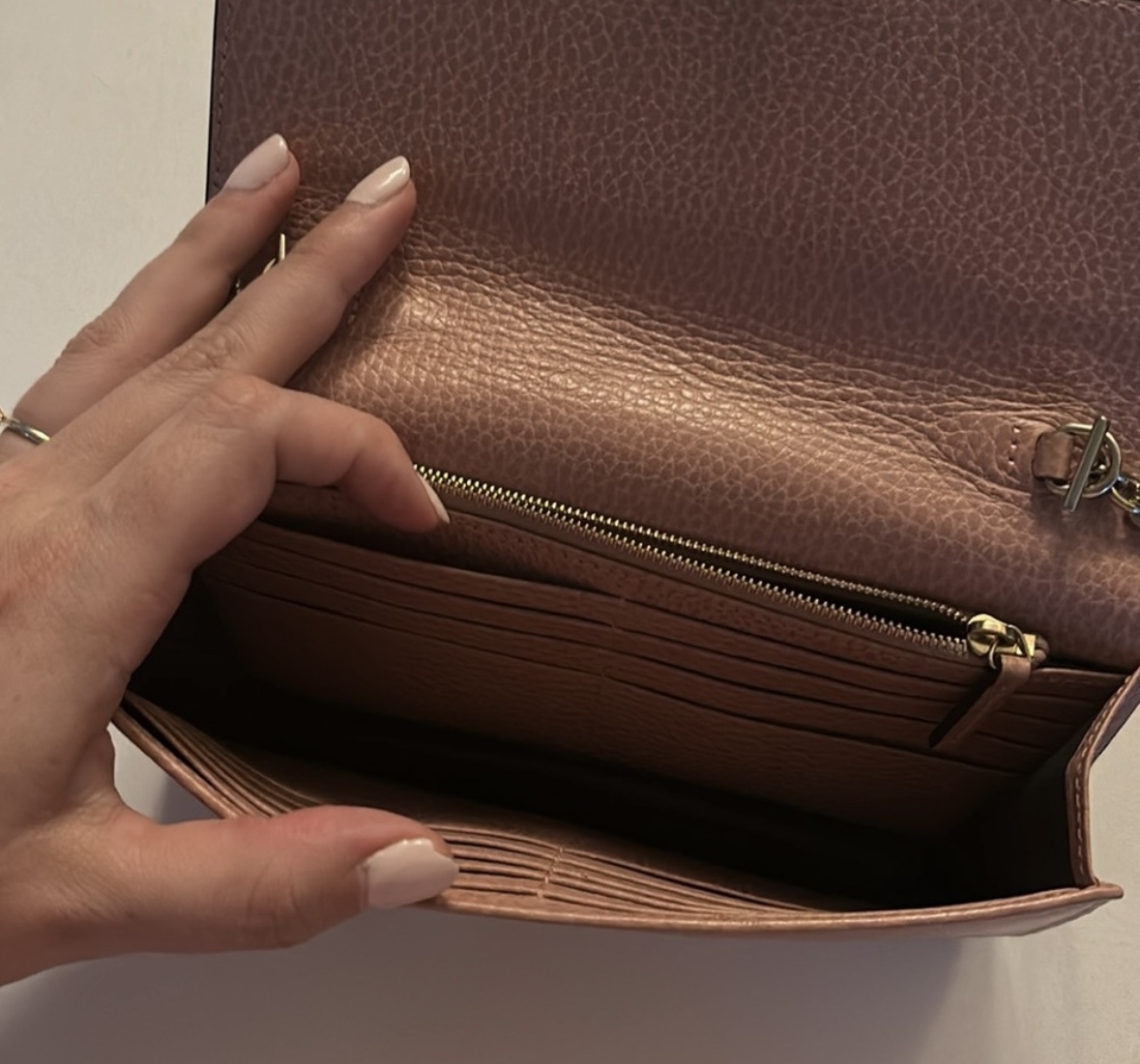 Gucci Pink Chain Wallet image indicator(2)