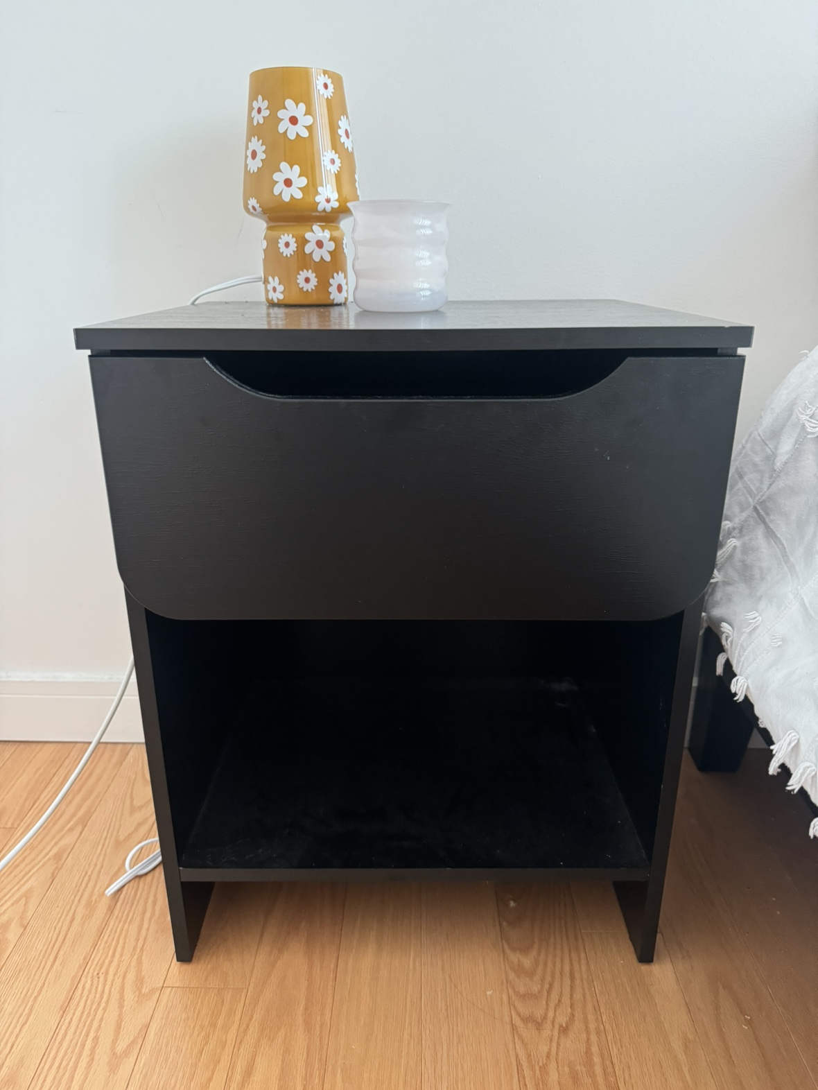 Walker Edison Modern 1-Drawer Simple Nightstand, 20 Inch, Black