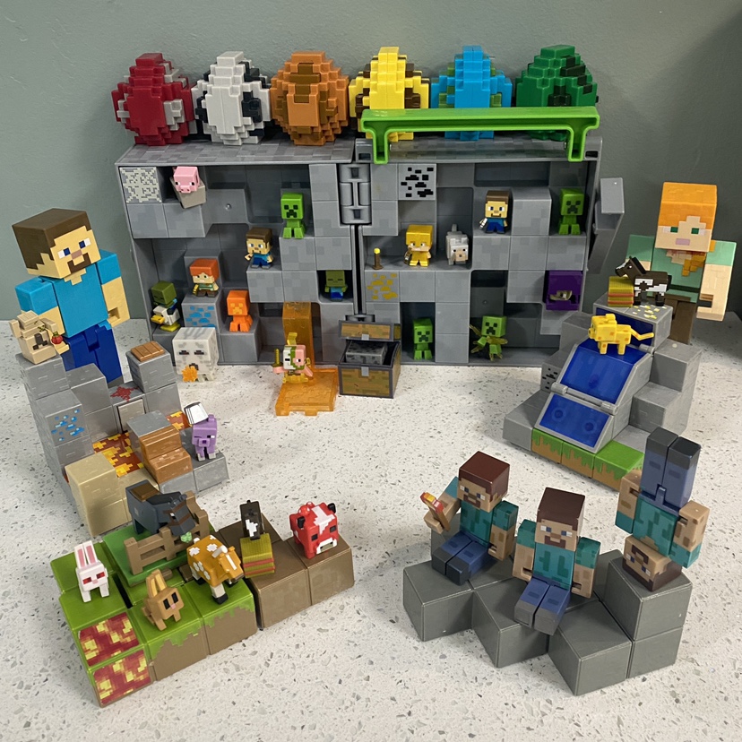 Minecraft Playset with Mini Figures thumbnail