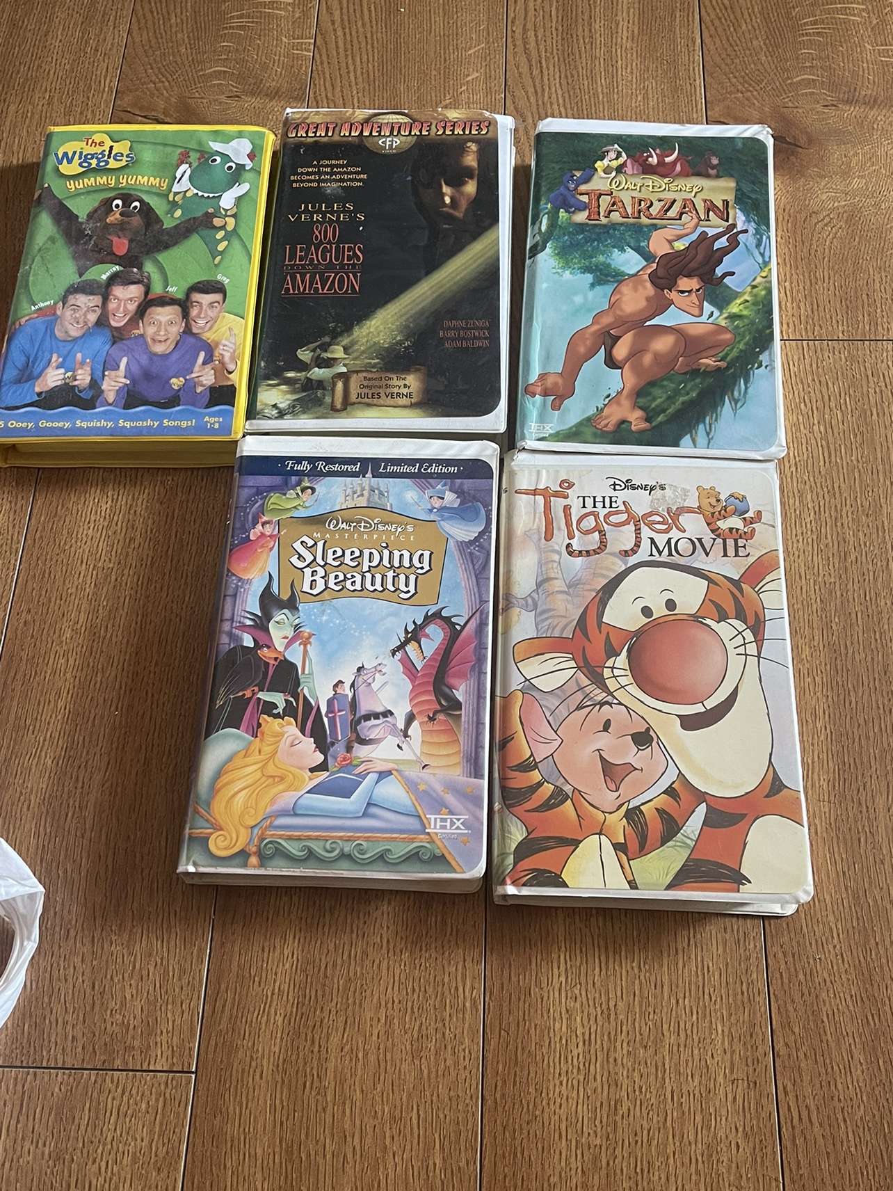 VHS Disney movies and more over 100 thumbnail
