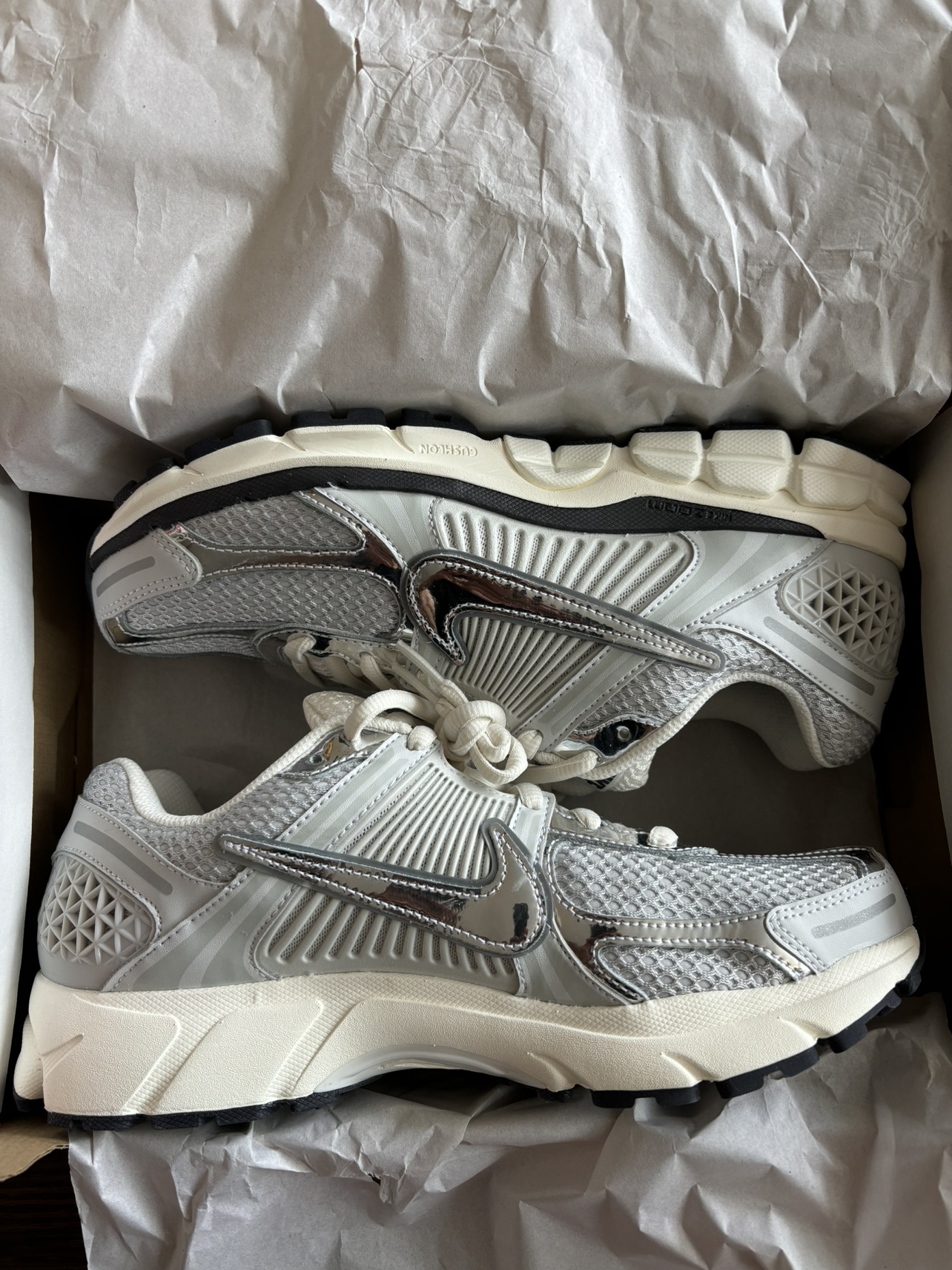 Brand New - Nike Zoom Vomero 5 Photon Dust Men’s Size 10.5 thumbnail