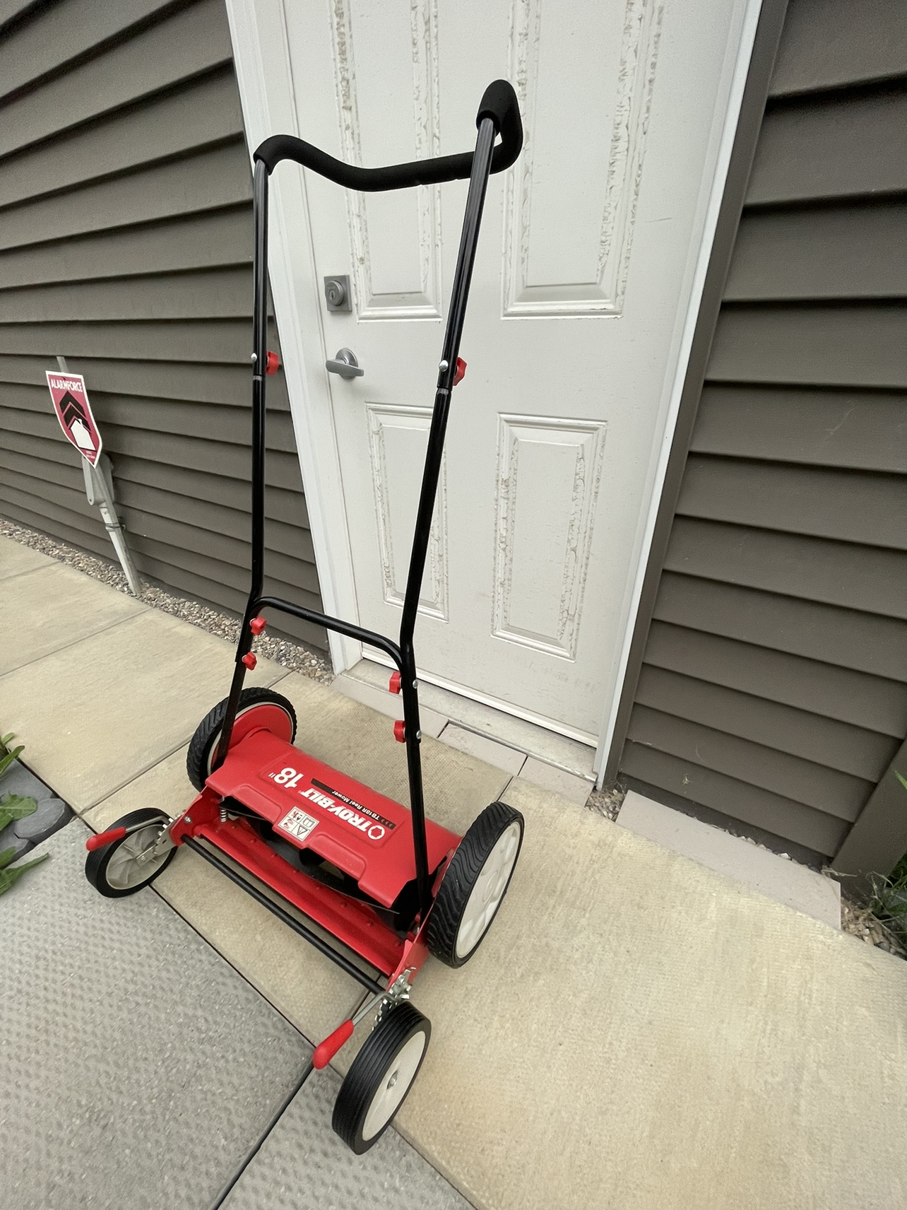 Troy bilt 18" Push Lawn Mower red with Rear Bag - photo 3
