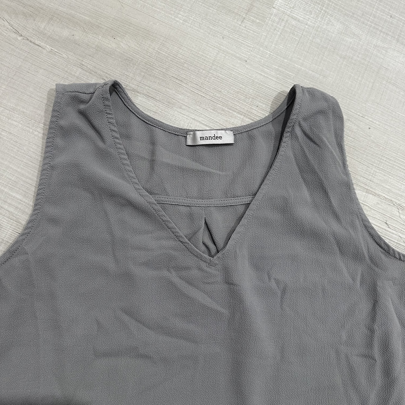 Grey Sleeveless Blouse image indicator(3)