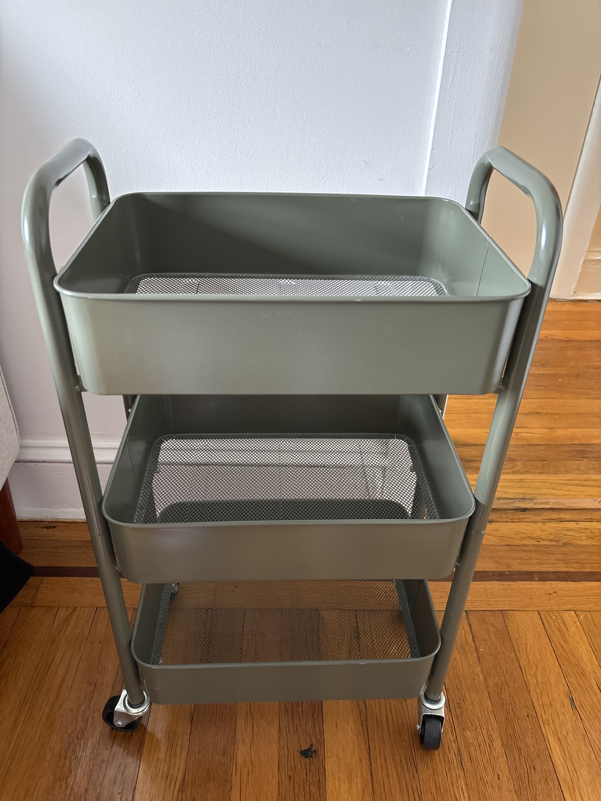 rolling cart like new - photo 2