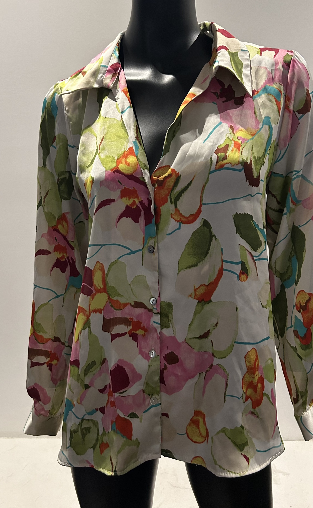 New with tags silky gorgeous floral Zara top image indicator(4)