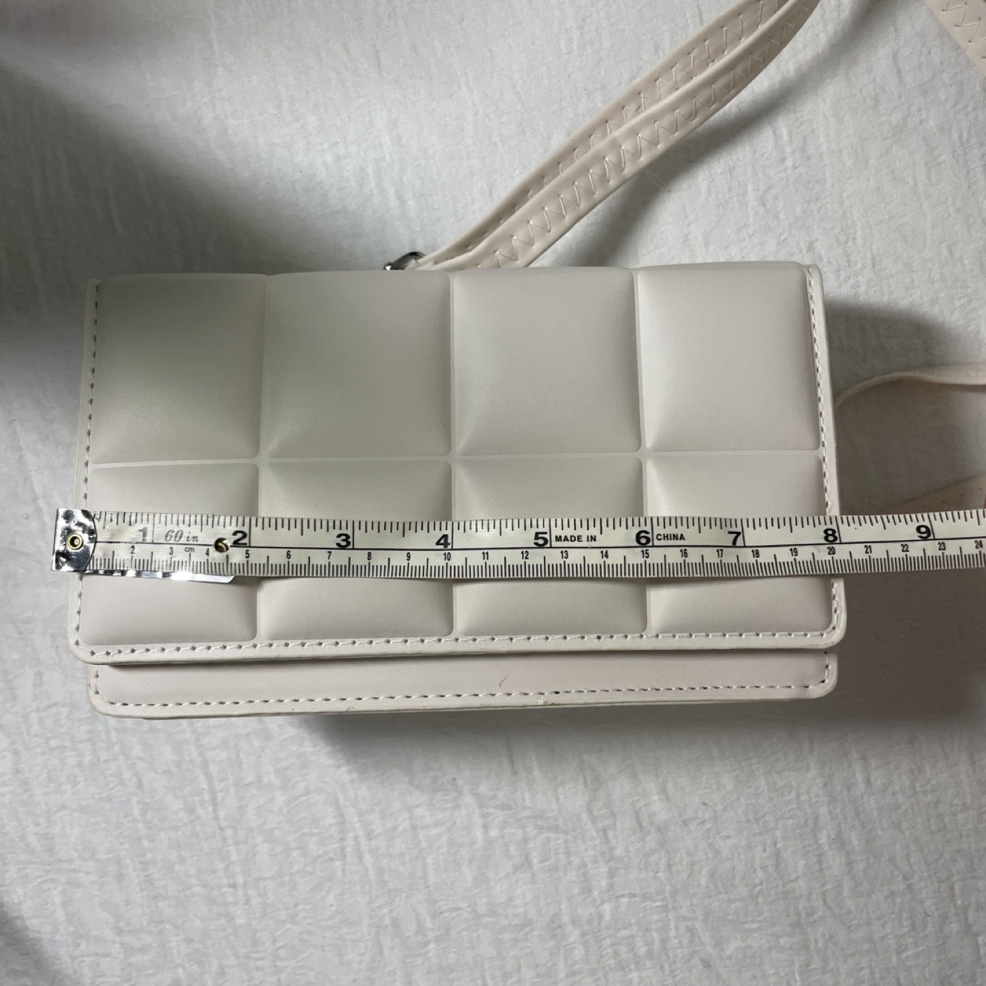 NEW white crossbody bag image indicator(8)