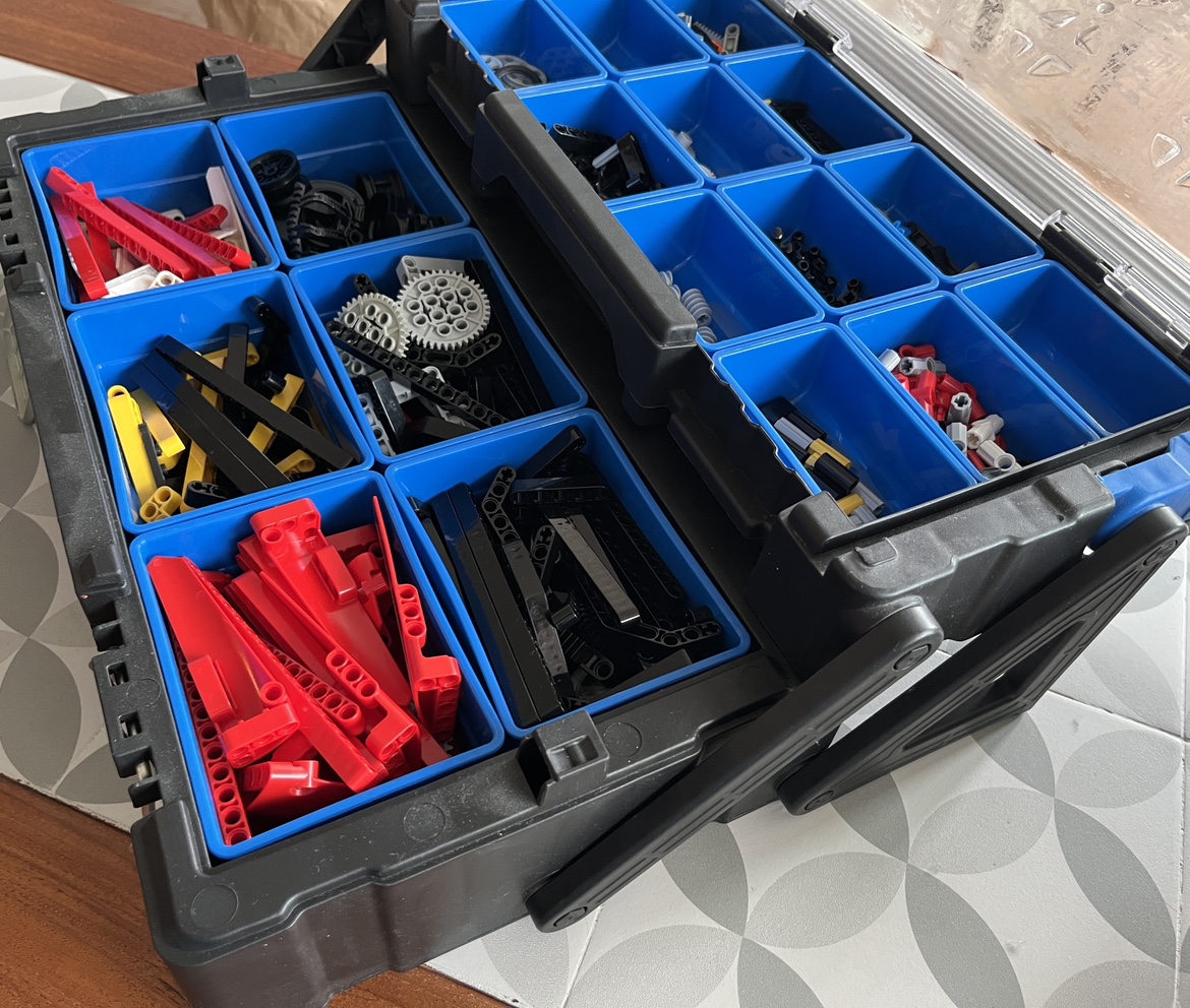 Lego Mindstorms & Lego Technic (multiple sets) image indicator(4)