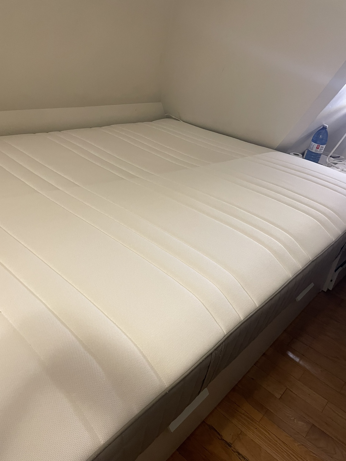 Queen size mattress - photo 2