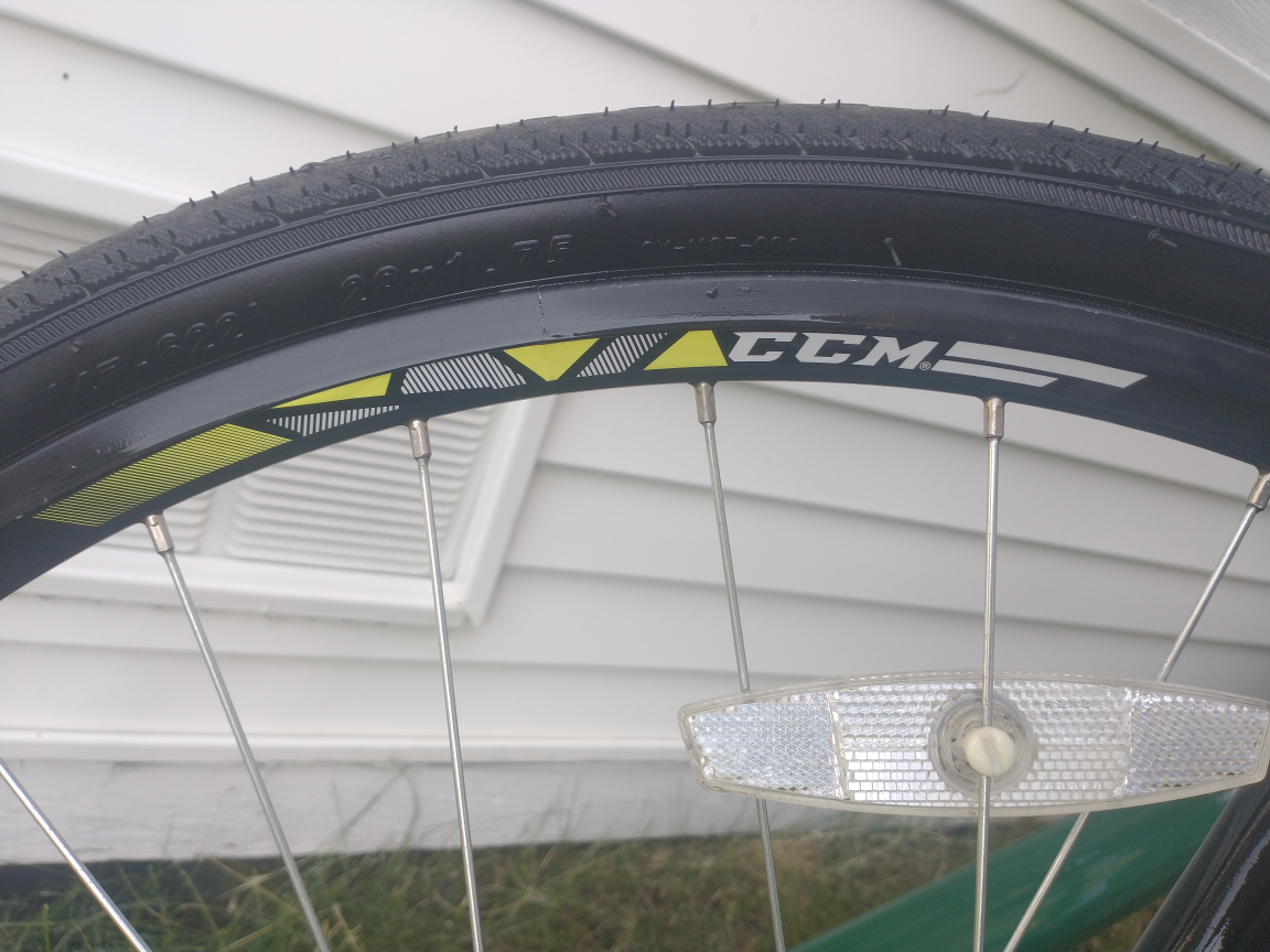 CCM Vector road bike with kids seat - photo 2