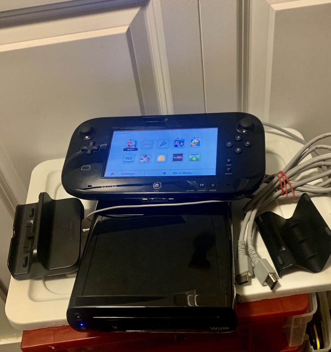 Nintendo Wii U 32GB Black Console With Original Box image indicator(2)