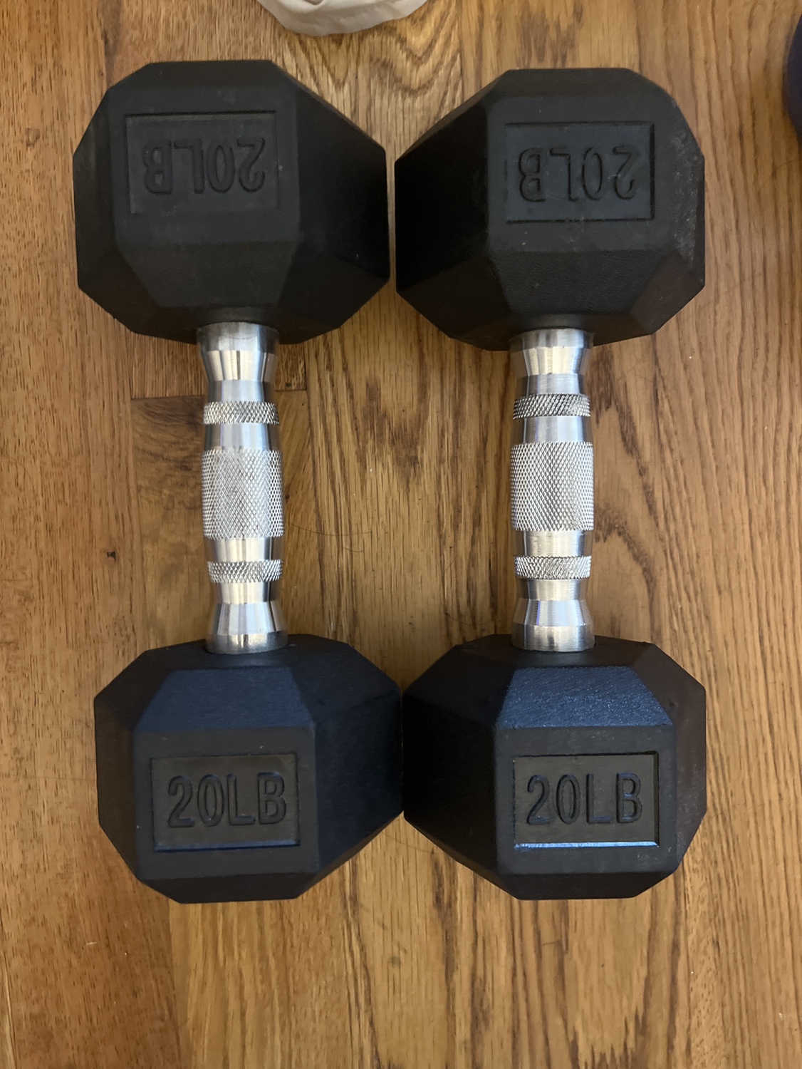 2x 20 pound dumbells