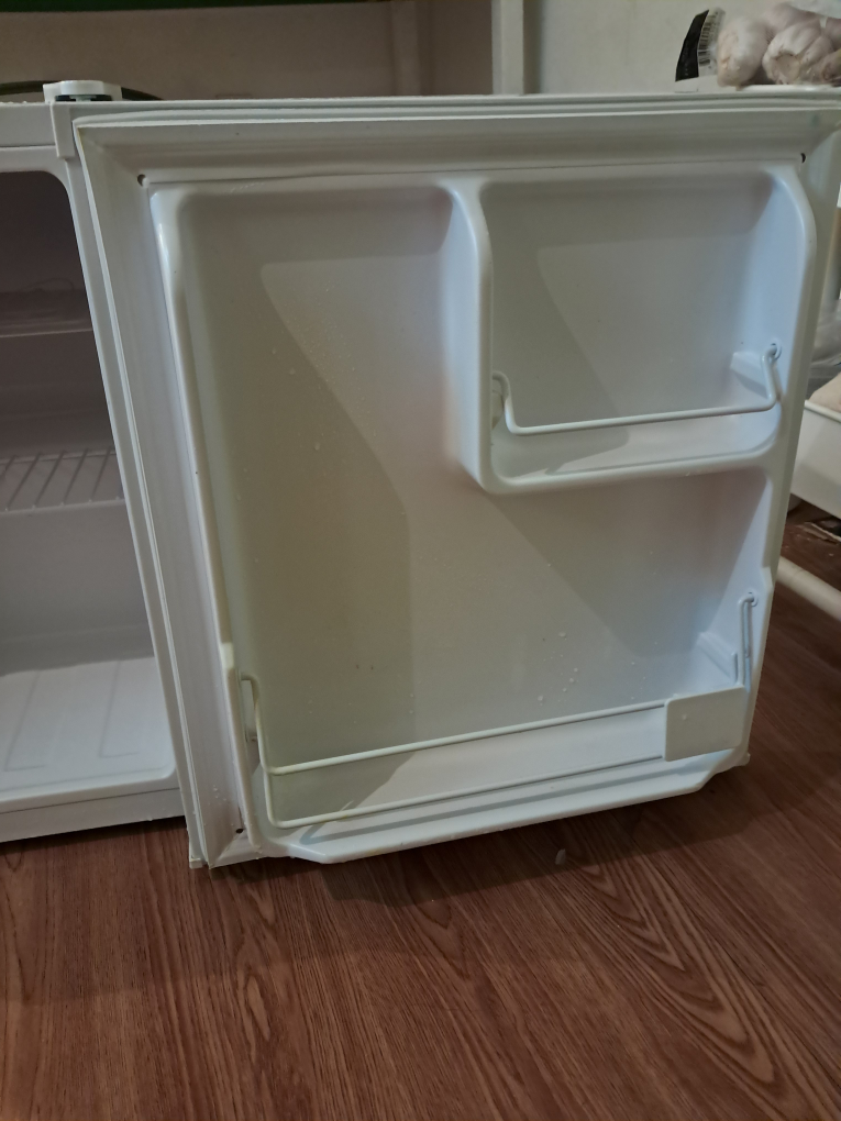 Hamilton Beach Mini fridge - photo 4