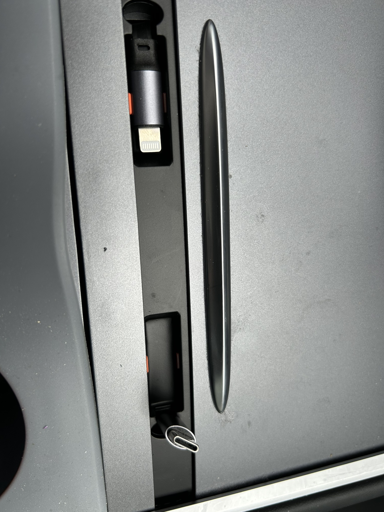 Tesla Central Control Dock for charging - photo 3