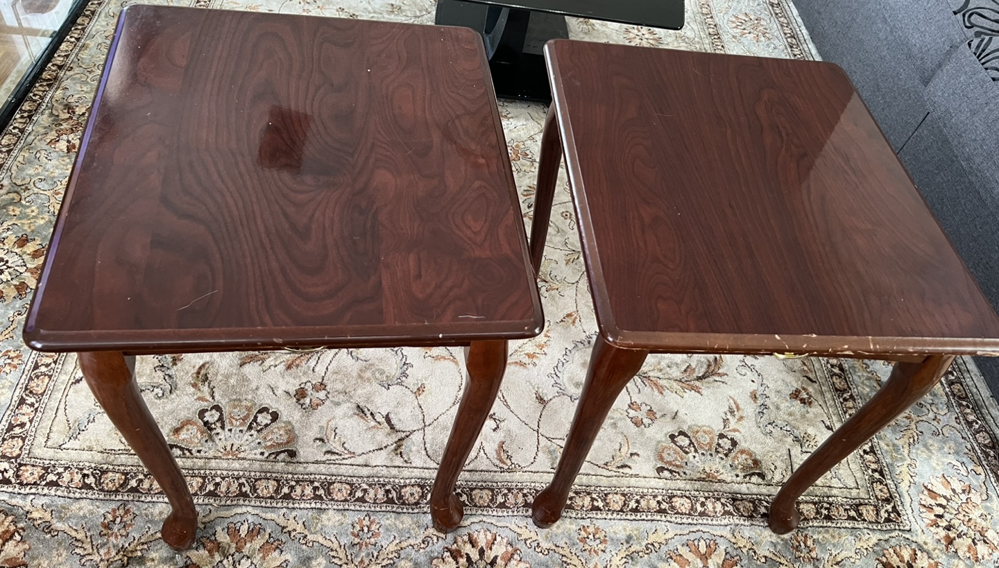 Set of Two End Tables $20 thumbnail