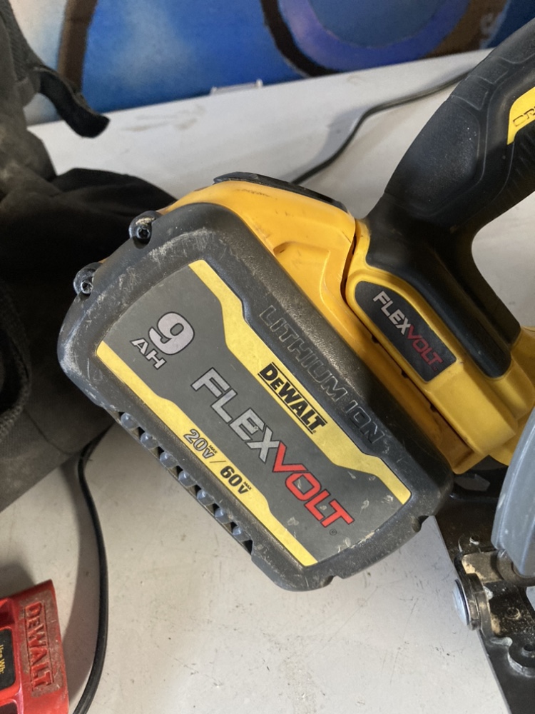 Dewalt Cordless Saw, Battery, Charging dock and Carry Case - photo 2