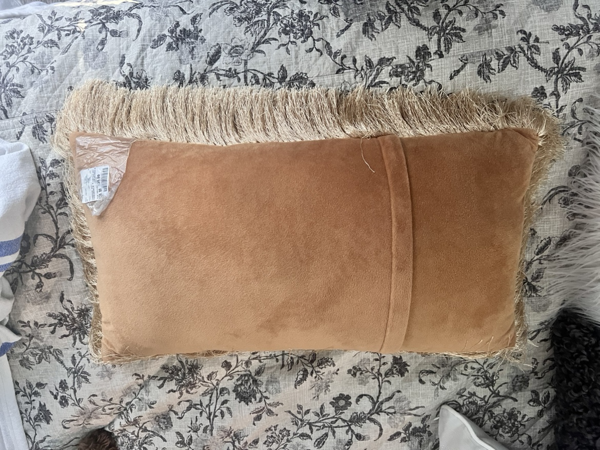 Decorative shag pillow - photo 2