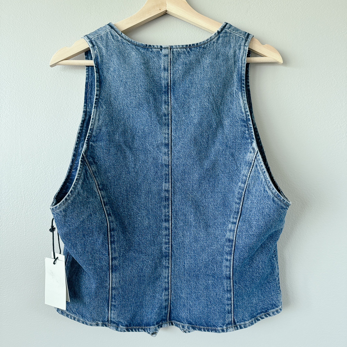 Agolde Denim Vest New with tags! Size XL Aritzia image indicator(2)