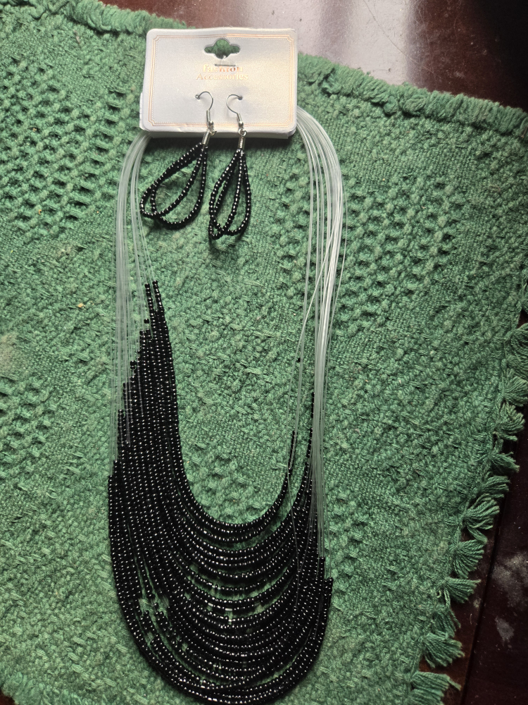necklace  and earring set thumbnail