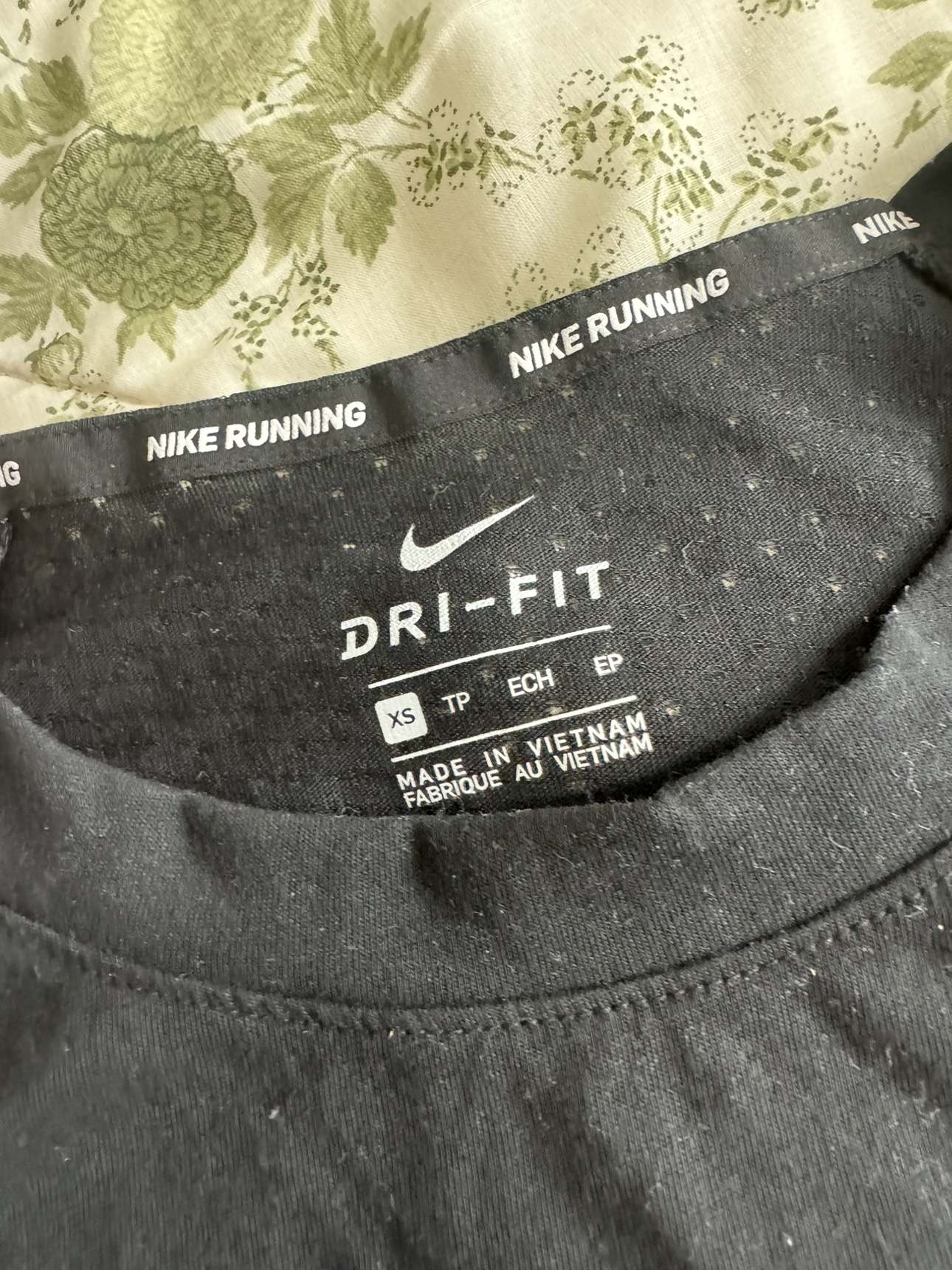 Unused brand new Dri-fit Nike Running long sleeve shirt image indicator(3)