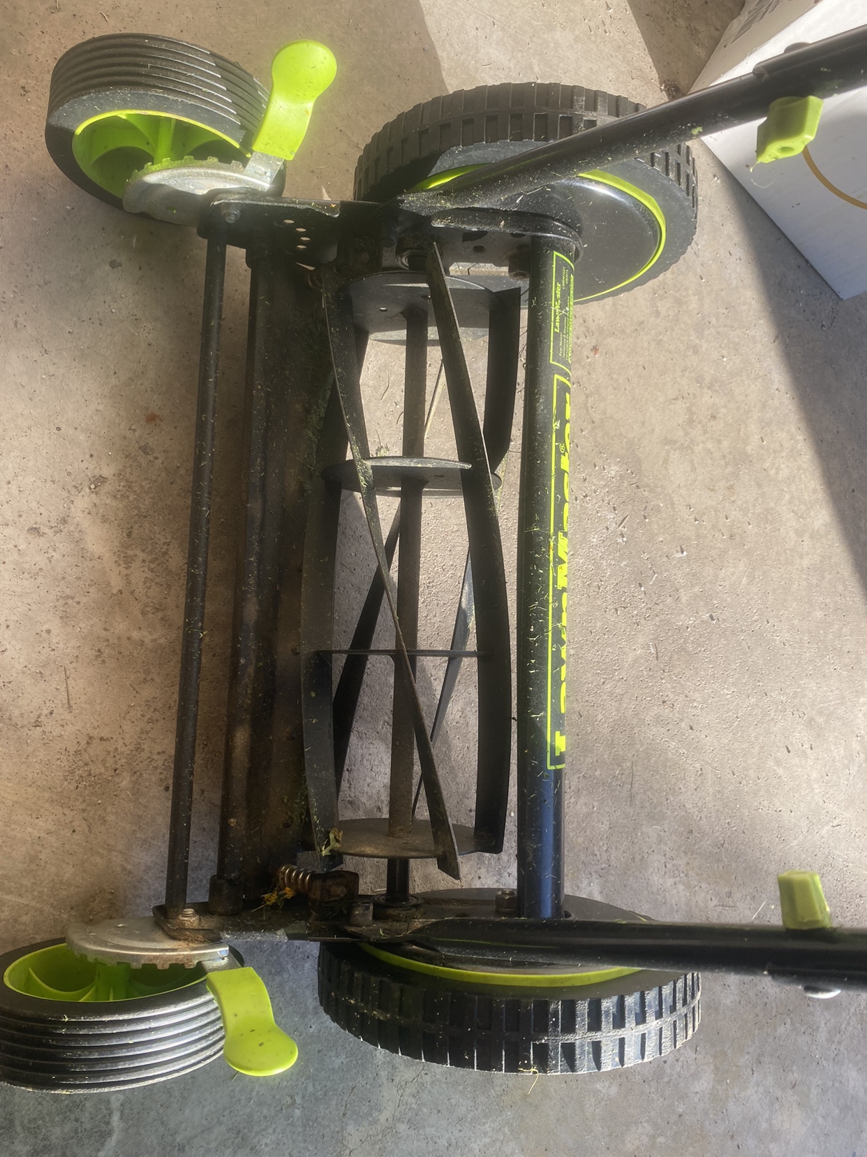 LawnMaster Reel Mower - photo 3