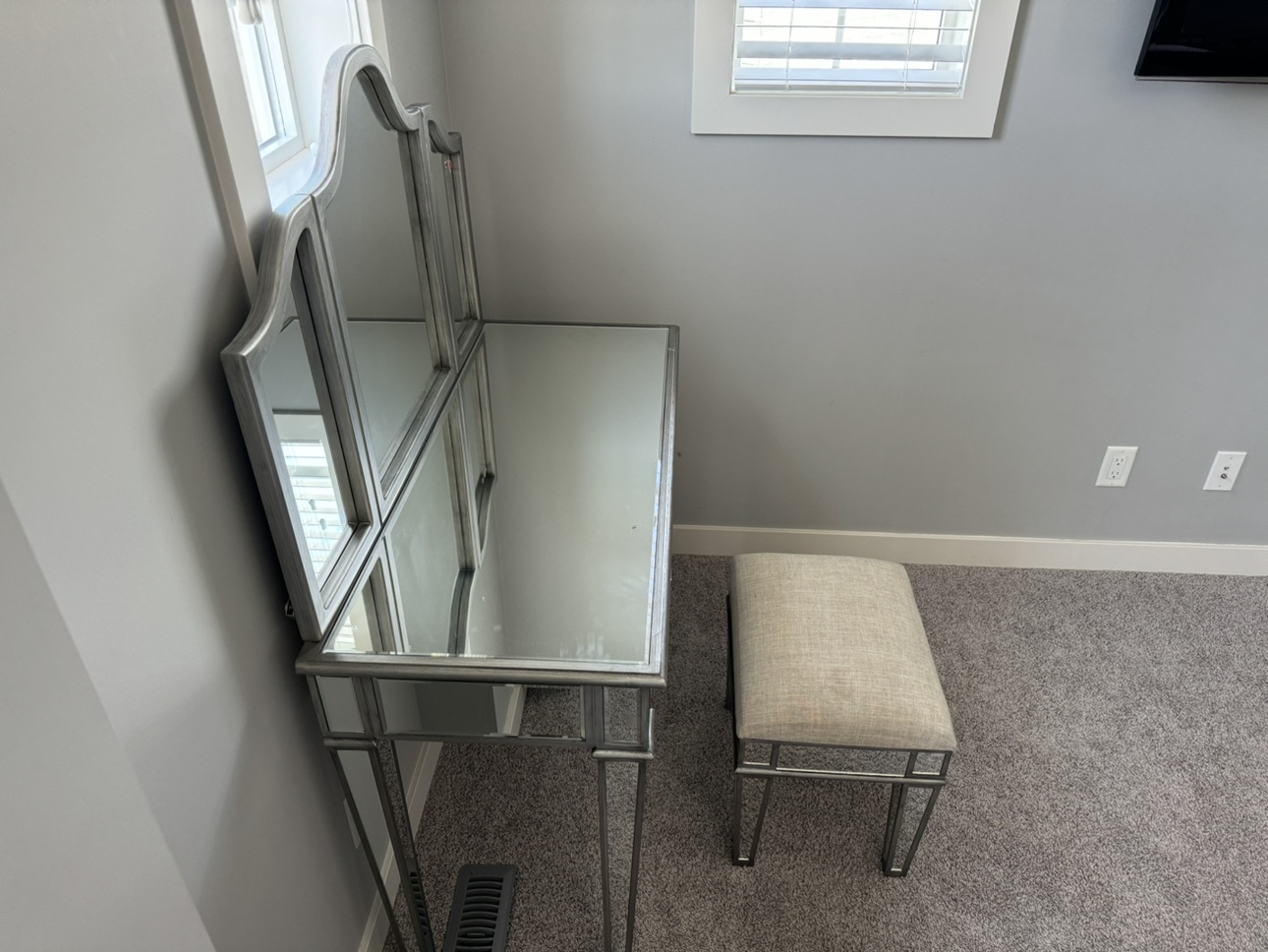 Mirrored Vanity Set with Stool - photo 4