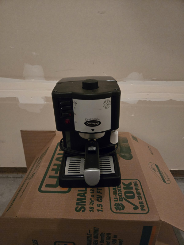Black De'Longhi Espresso Machine - photo 3