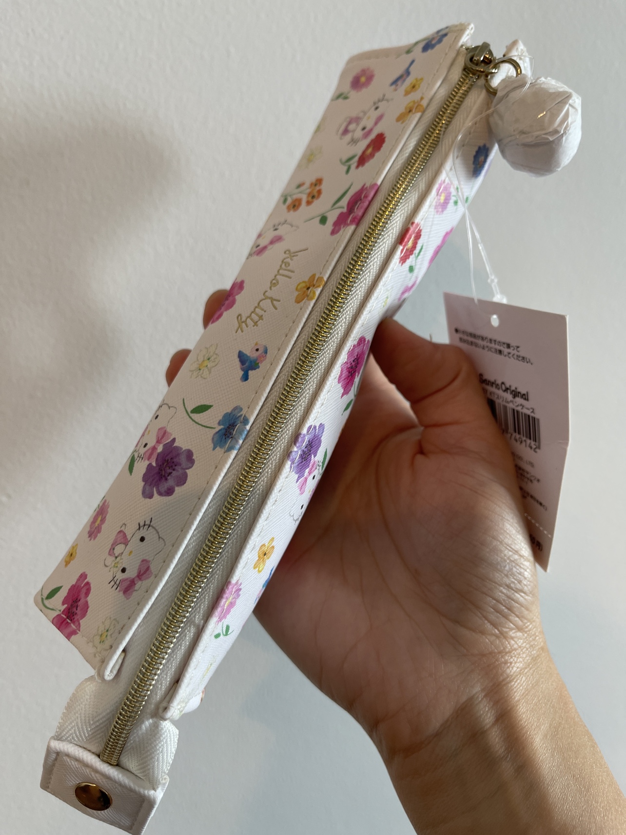 Brand New Sanrio Hello Kitty Floral Pencil Case image indicator(4)