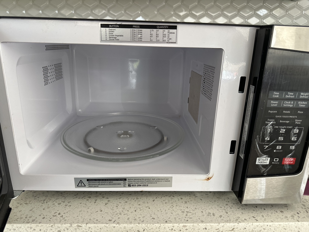Toshiba Microwave Ready for Pick up - photo 2