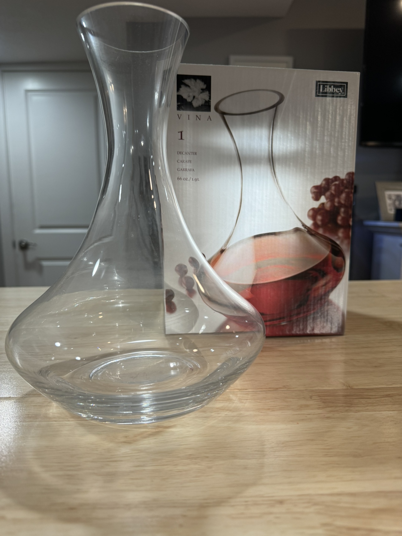 Wine Decanter 66oz thumbnail