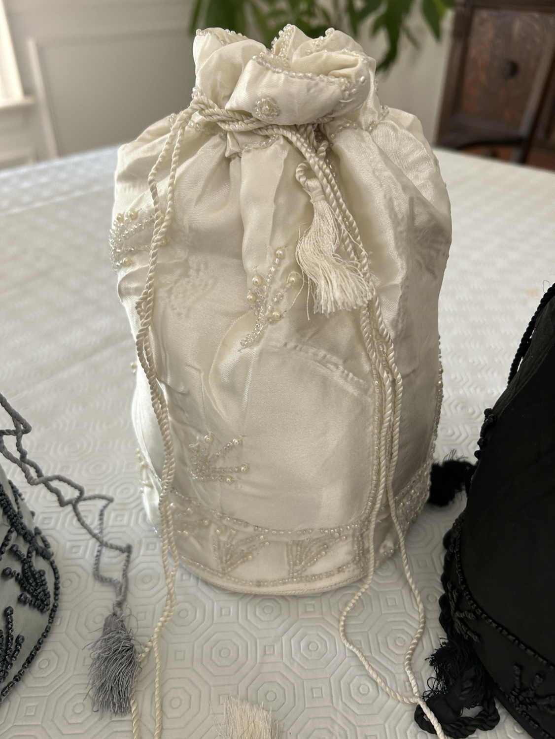 Beaded Gift Bags in various sizes image indicator(5)