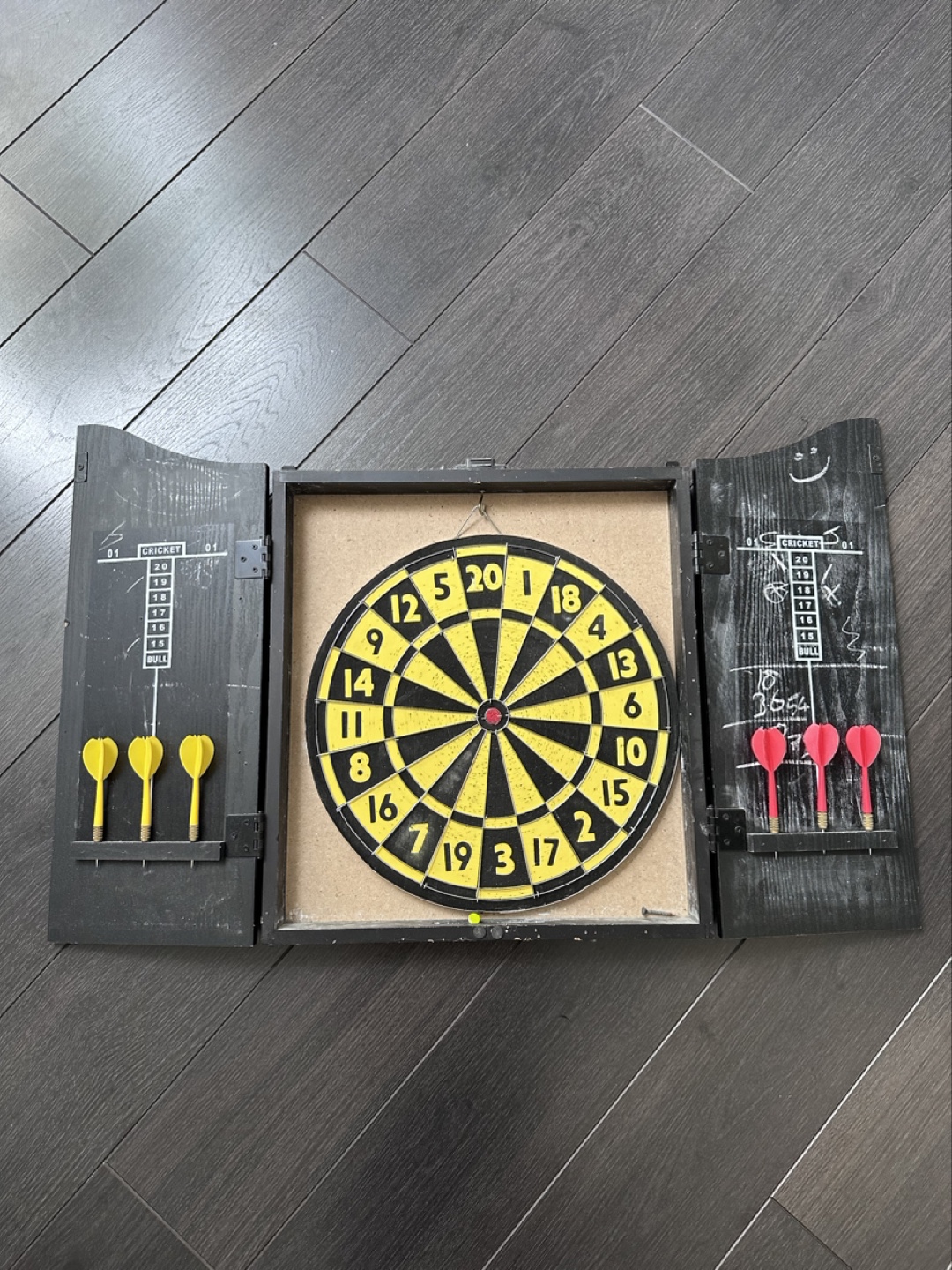 Churchill Pub Sports Dart set | Karrot