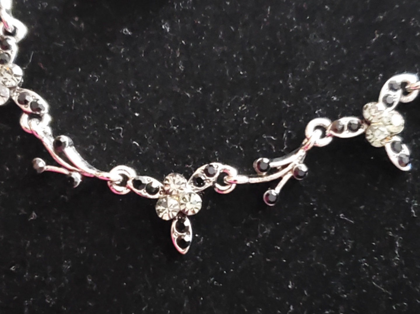 Vtg. Silver Flower Necklace & Bracelet Set image indicator(5)