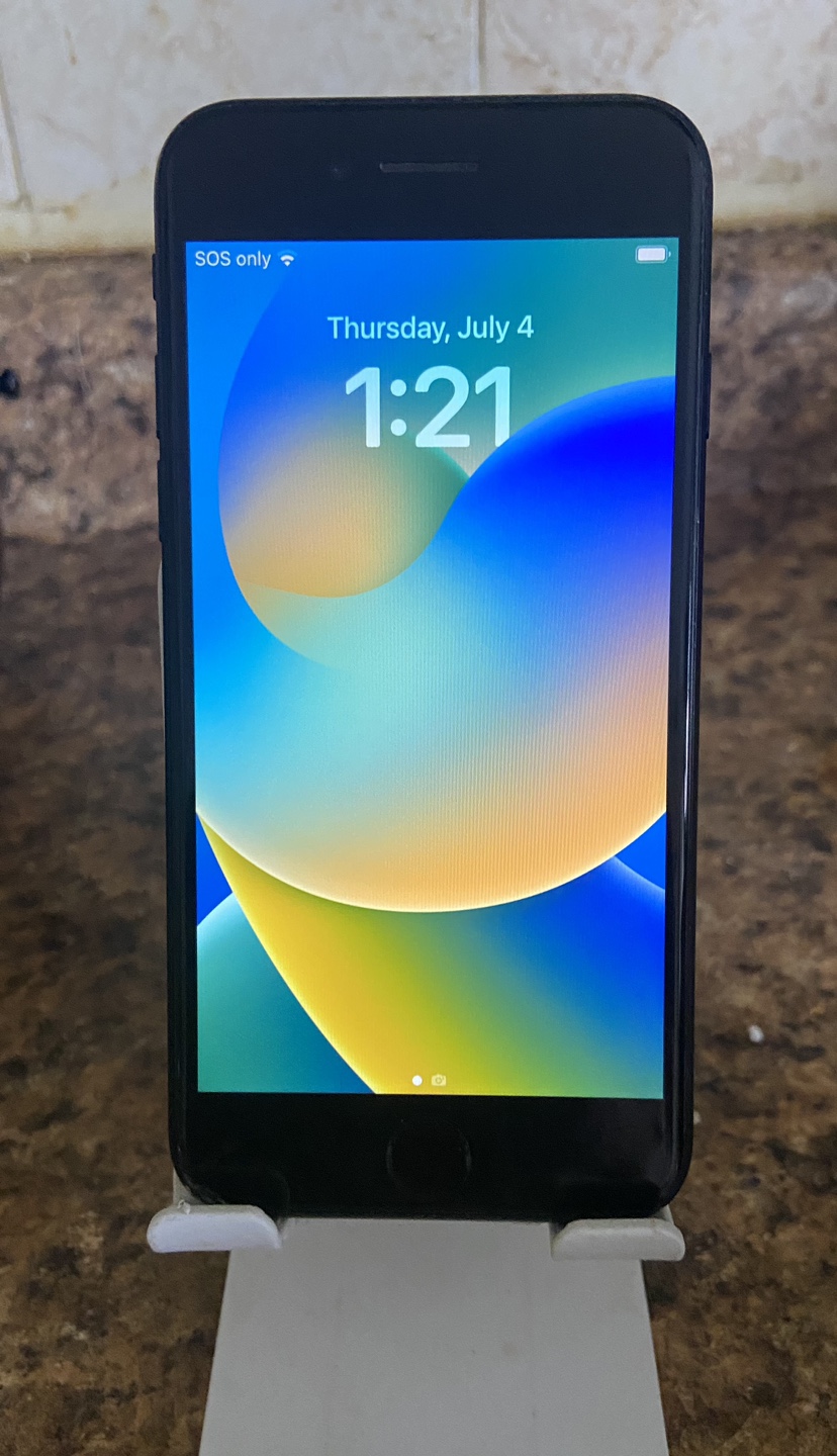 iPhone SE 64gb thumbnail