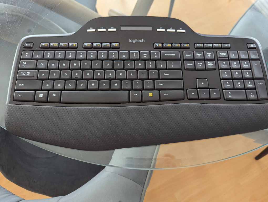 Logitech MK710 Wireless Keyboard and Mouse thumbnail