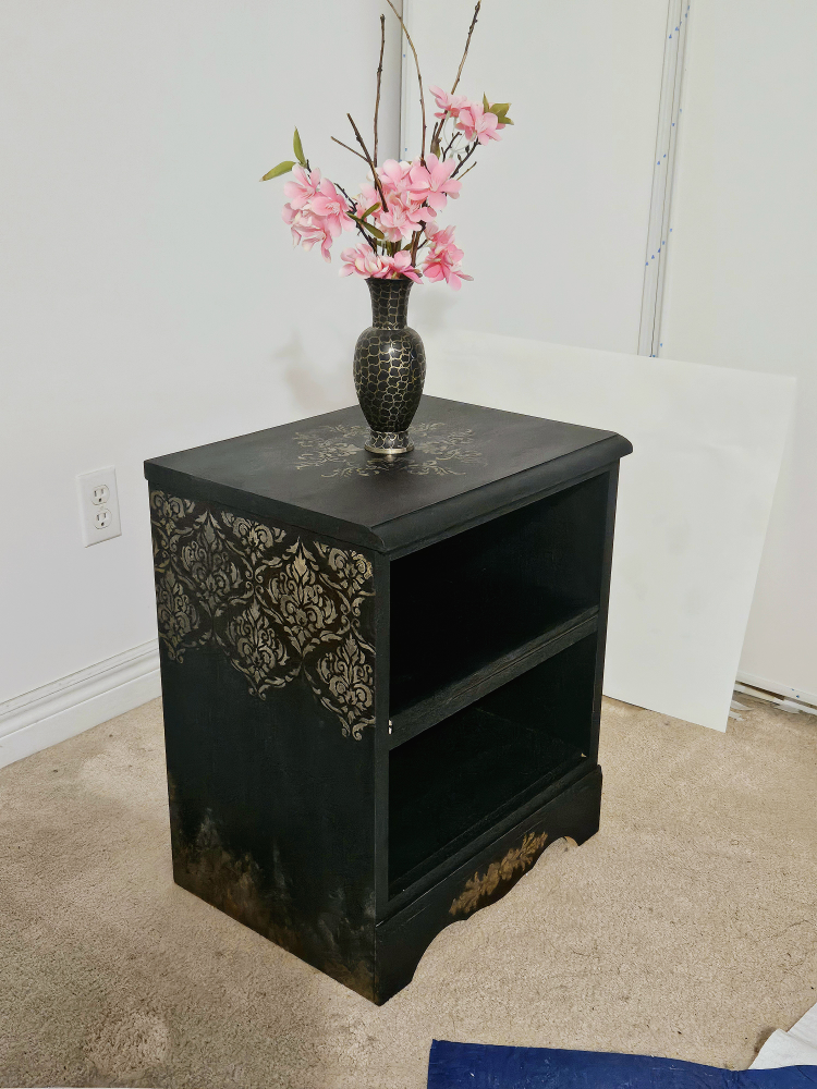 Nightstand / Side Table