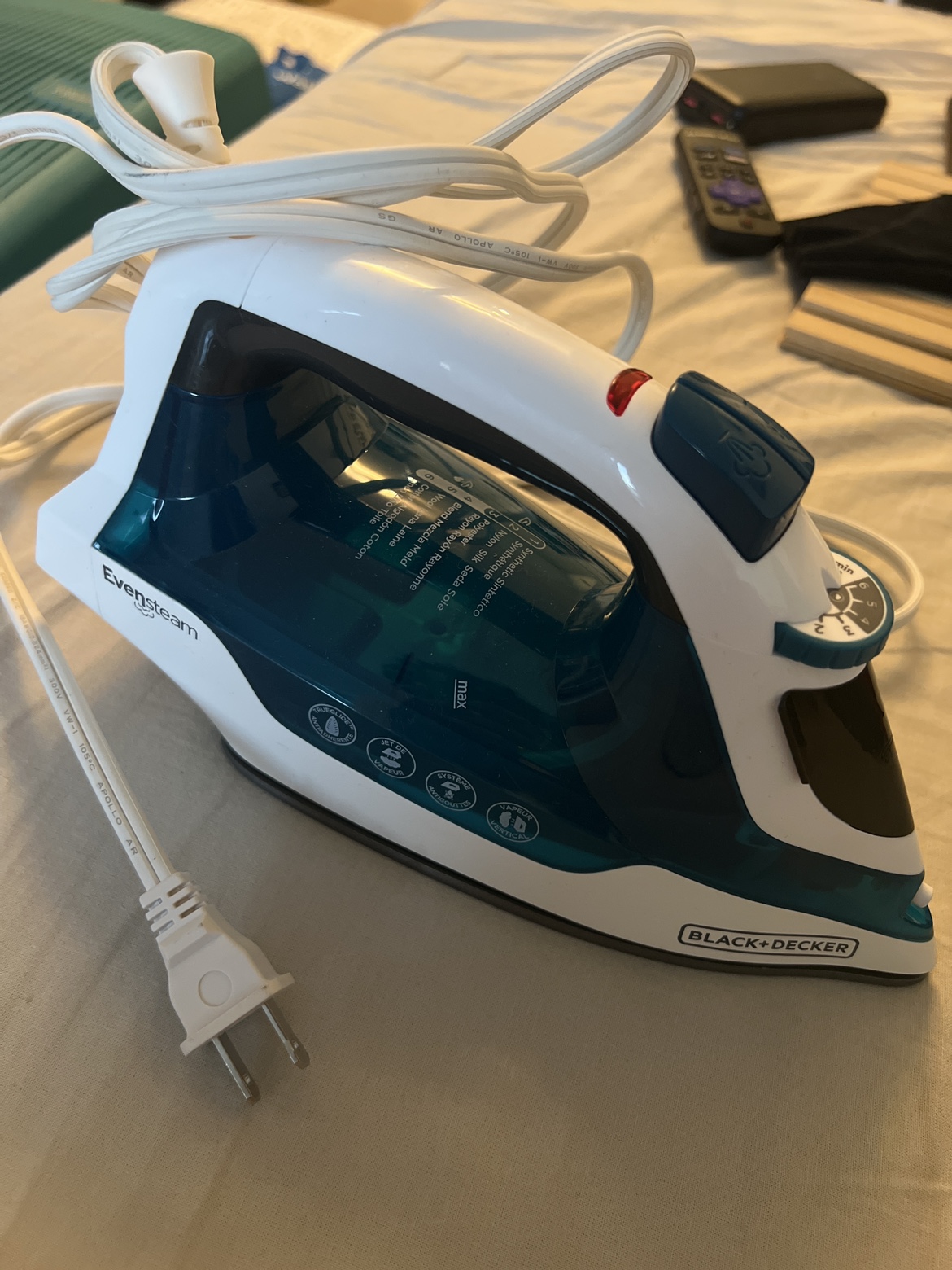 Black decker steam iron thumbnail