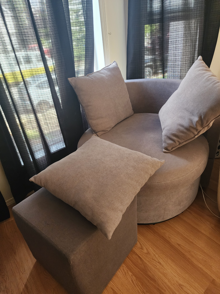 Round Swivel Chair with Ottoman